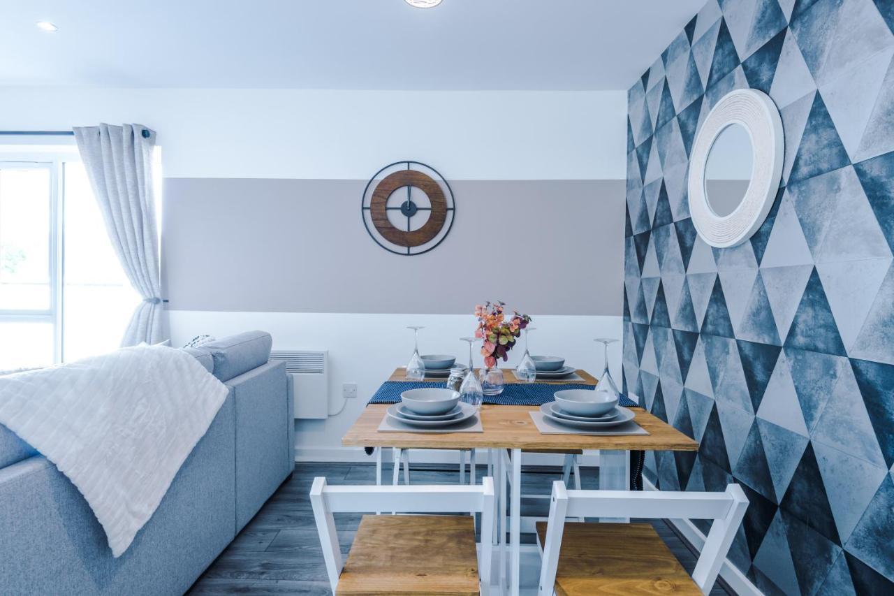 Stunning 2 Bed Apt By Greenstay Serviced Accommodation - Located In Formby Village - Perfect For Short & Long Stays - Couples, Friends & Families & Business Travellers All Welcome - Dog Friendly - 7 المظهر الخارجي الصورة