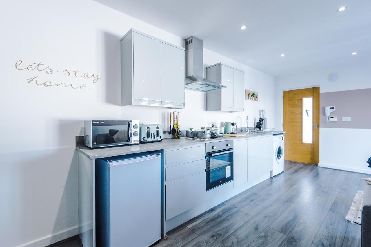 Stunning 2 Bed Apt By Greenstay Serviced Accommodation - Located In Formby Village - Perfect For Short & Long Stays - Couples, Friends & Families & Business Travellers All Welcome - Dog Friendly - 7 المظهر الخارجي الصورة