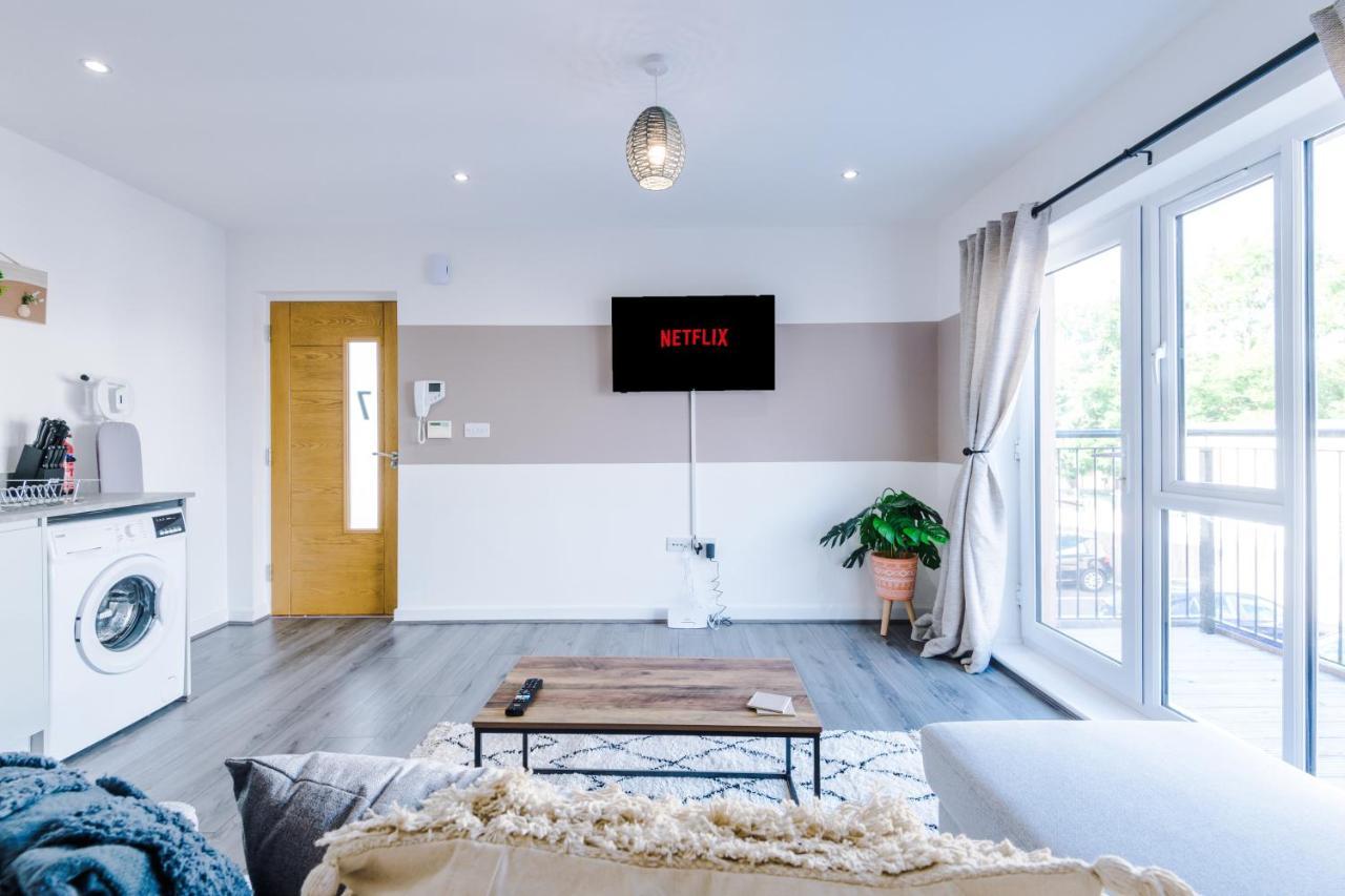 Stunning 2 Bed Apt By Greenstay Serviced Accommodation - Located In Formby Village - Perfect For Short & Long Stays - Couples, Friends & Families & Business Travellers All Welcome - Dog Friendly - 7 المظهر الخارجي الصورة