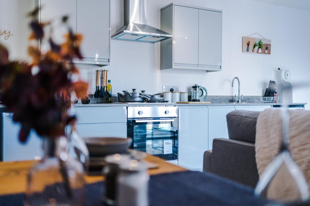 Stunning 2 Bed Apt By Greenstay Serviced Accommodation - Located In Formby Village - Perfect For Short & Long Stays - Couples, Friends & Families & Business Travellers All Welcome - Dog Friendly - 7 المظهر الخارجي الصورة