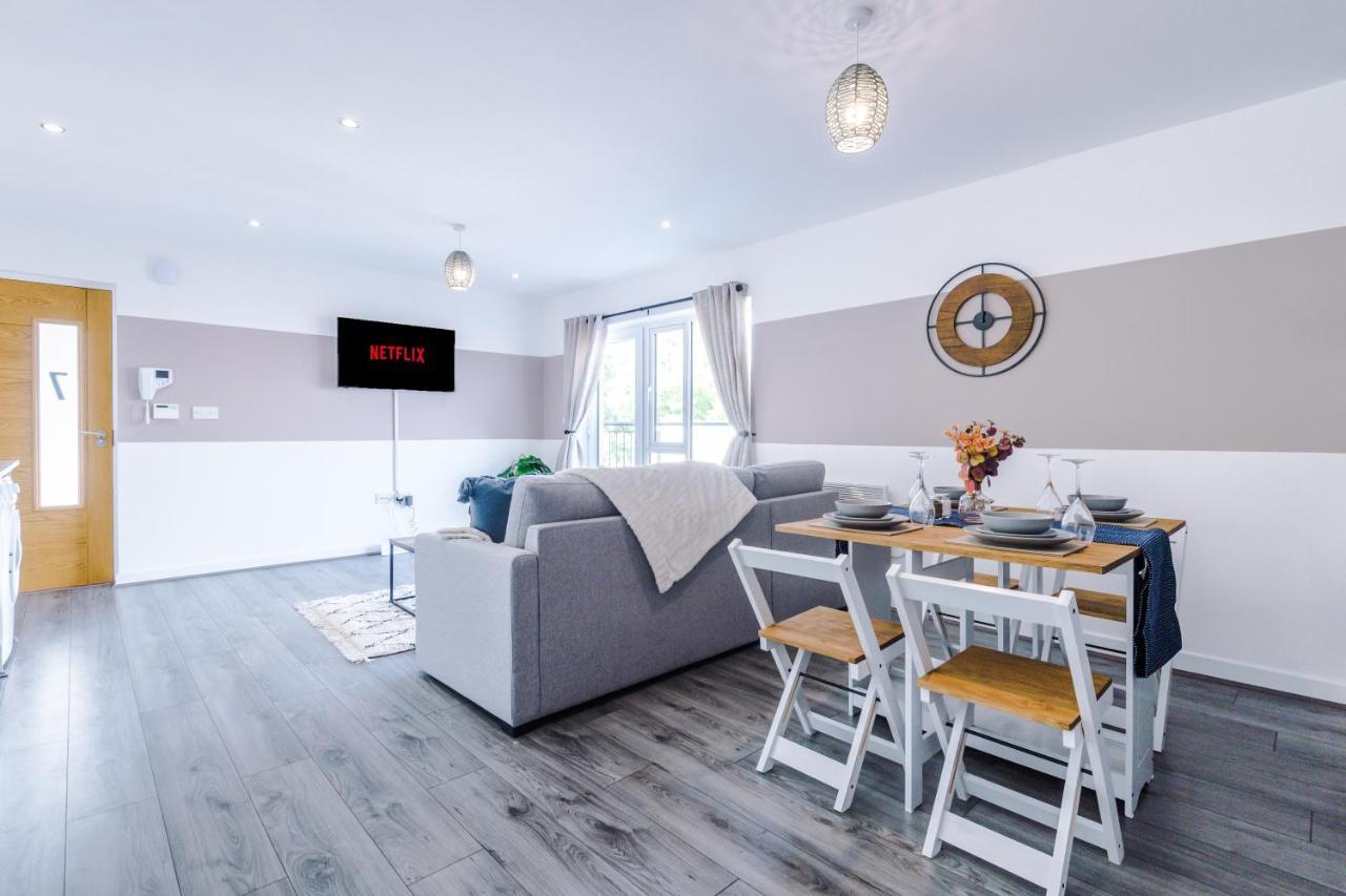 Stunning 2 Bed Apt By Greenstay Serviced Accommodation - Located In Formby Village - Perfect For Short & Long Stays - Couples, Friends & Families & Business Travellers All Welcome - Dog Friendly - 7 المظهر الخارجي الصورة